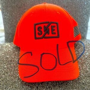 2 for30 SHE Outdoor Solid Back Cap Colour Blaze & SHE Zig-Zag Ponytail cap Olive